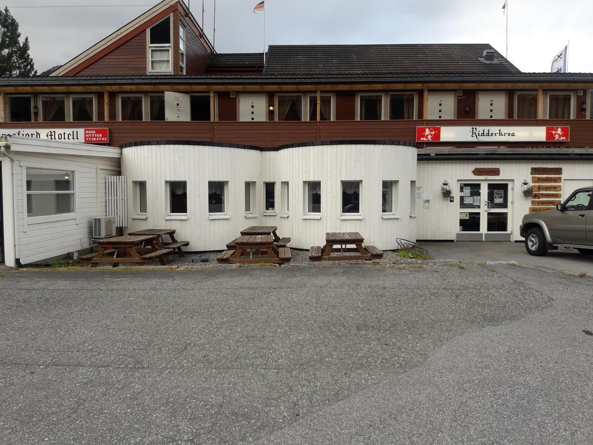 Ridderkroa Tresfjord Motel Bagian luar foto