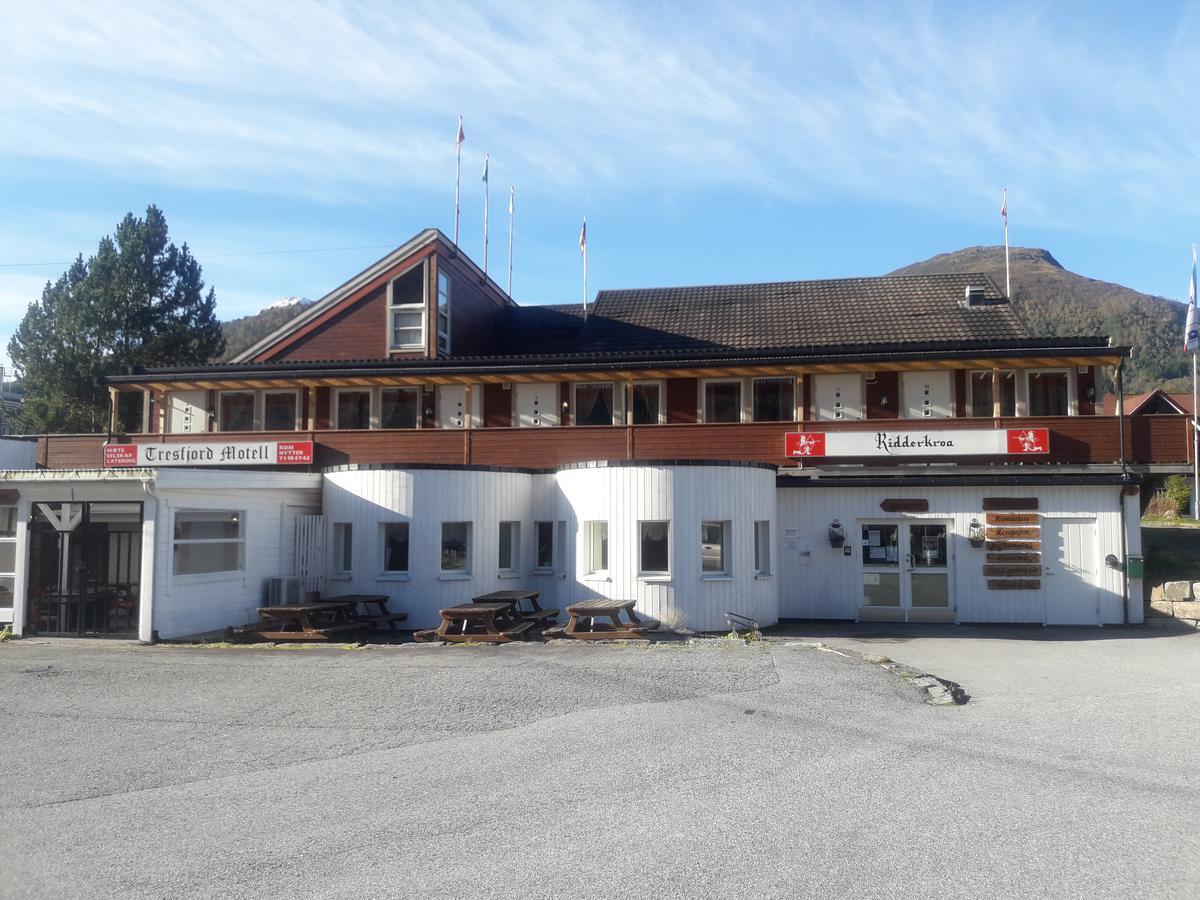 Ridderkroa Tresfjord Motel Bagian luar foto